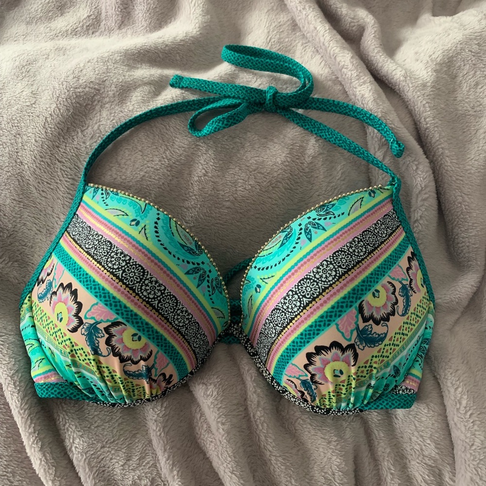 Floral bathingsuit top